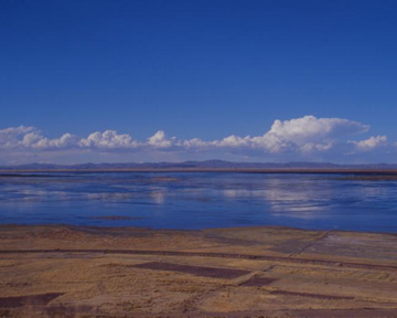 Титикака - крупнейшее озеро Южной Америки. Фото Wikipedia.org