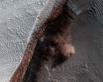 Лавина на Марсе. Фото HiRISE
