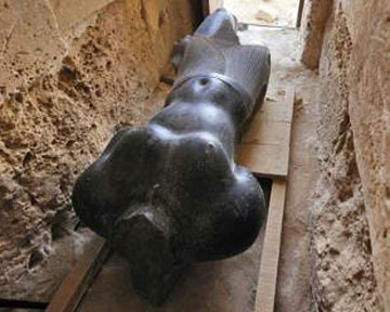 Найденная в Египте статуя. Фото AFP