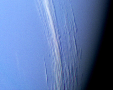 Облака в атмосфере планеты Нептун. Фото NASA