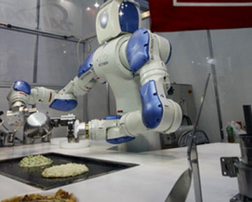 Новый робот появится в продаже в 2011 году и будет стоить около 305 тысяч долларов. Фото Reuters