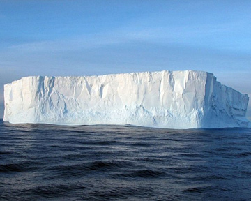 Айсберги играют влияют на распределение фитопланктона в море Уэдделла. Фото NSF